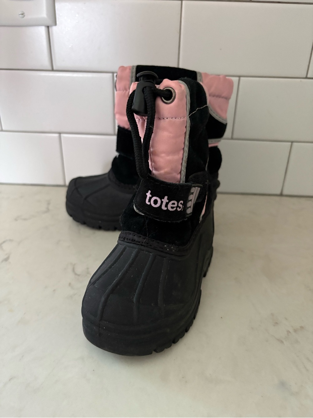 Totes Girls Snow Boots Size 6M Pink Black Waterproof Insulated Winter Boots